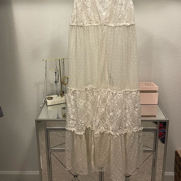 Lace Coverup - Picture 3 of 6